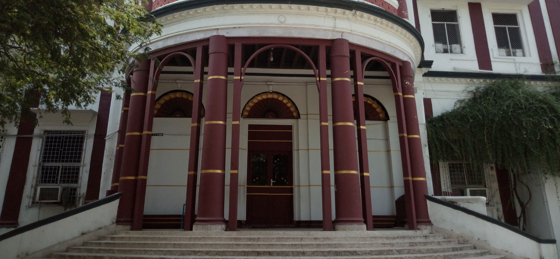 THE DOVETON SCHOOL